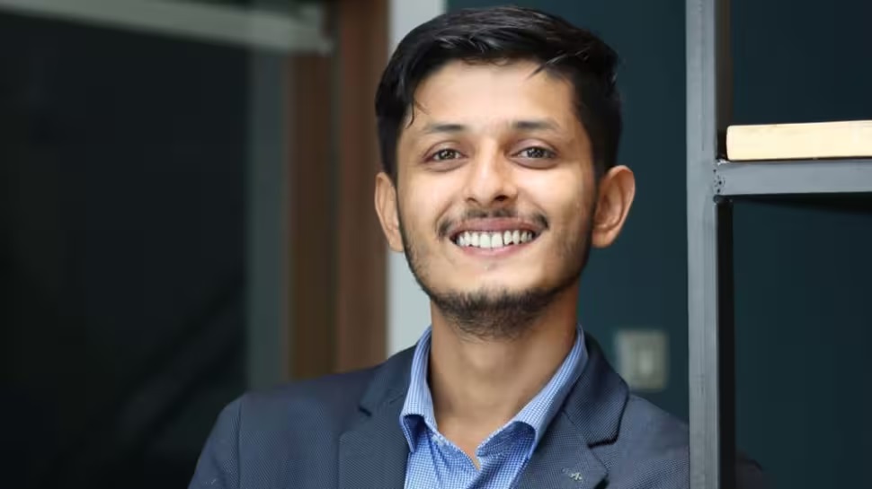 anubhav dubey net worth