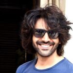 net worth of kartik aaryan