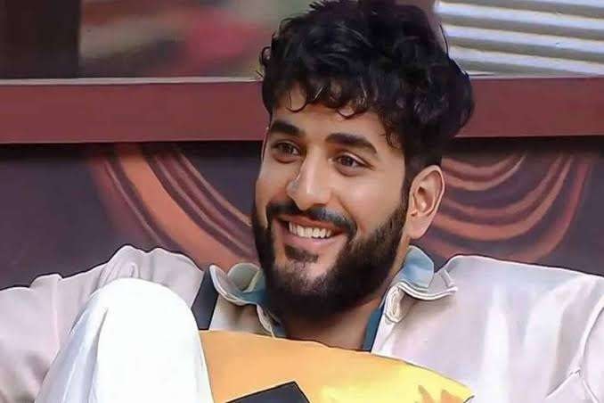 abhishek malhan net worth in rupees