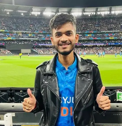 anurag dwivedi net worth in indian rupees