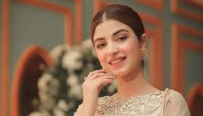 kinza hashmi age