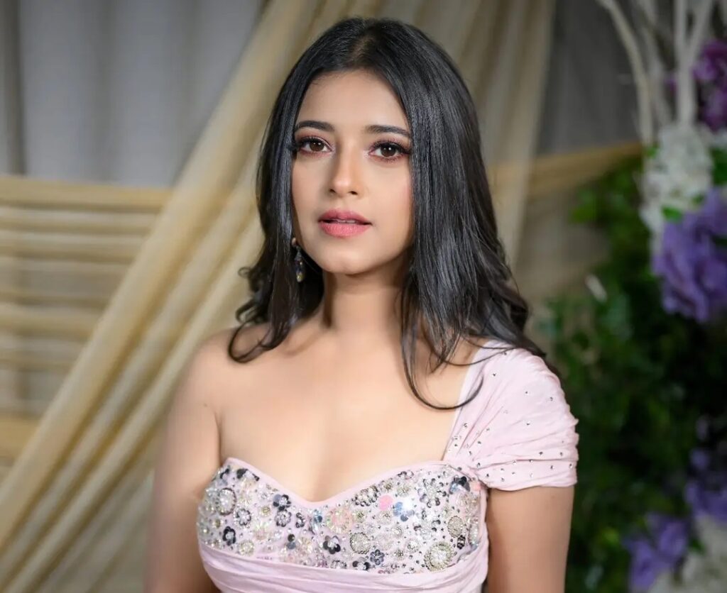 deeplina deka age