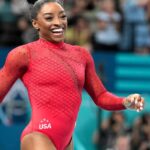 simone biles height