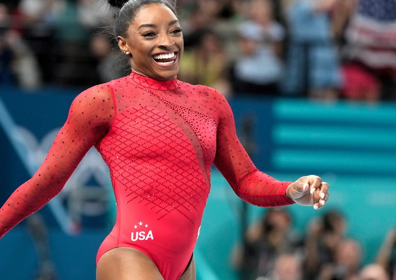 simone biles height