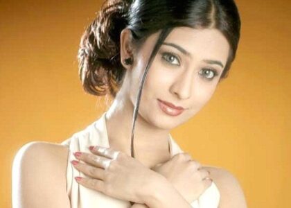 radhika pandit age