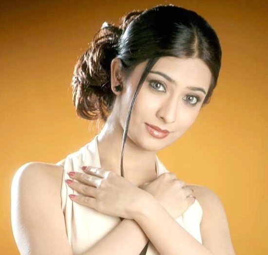 radhika pandit age