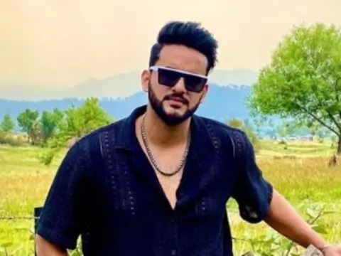 abhishek malhan age