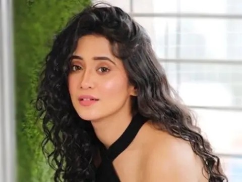 shivangi joshi age