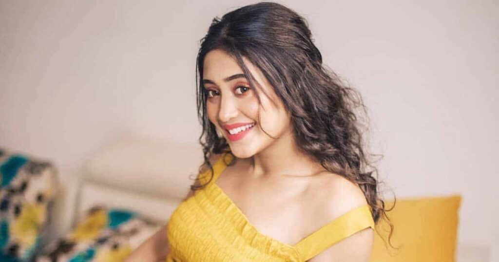 shivangi joshi age