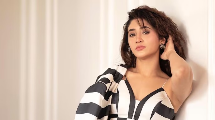 shivangi joshi age