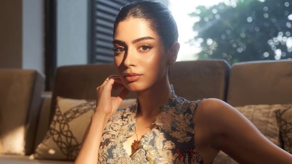 khushi kapoor age