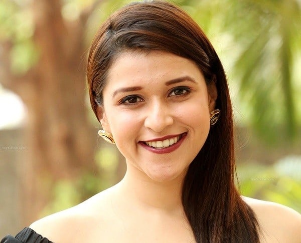 mannara chopra age