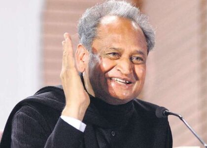 ashok gehlot age