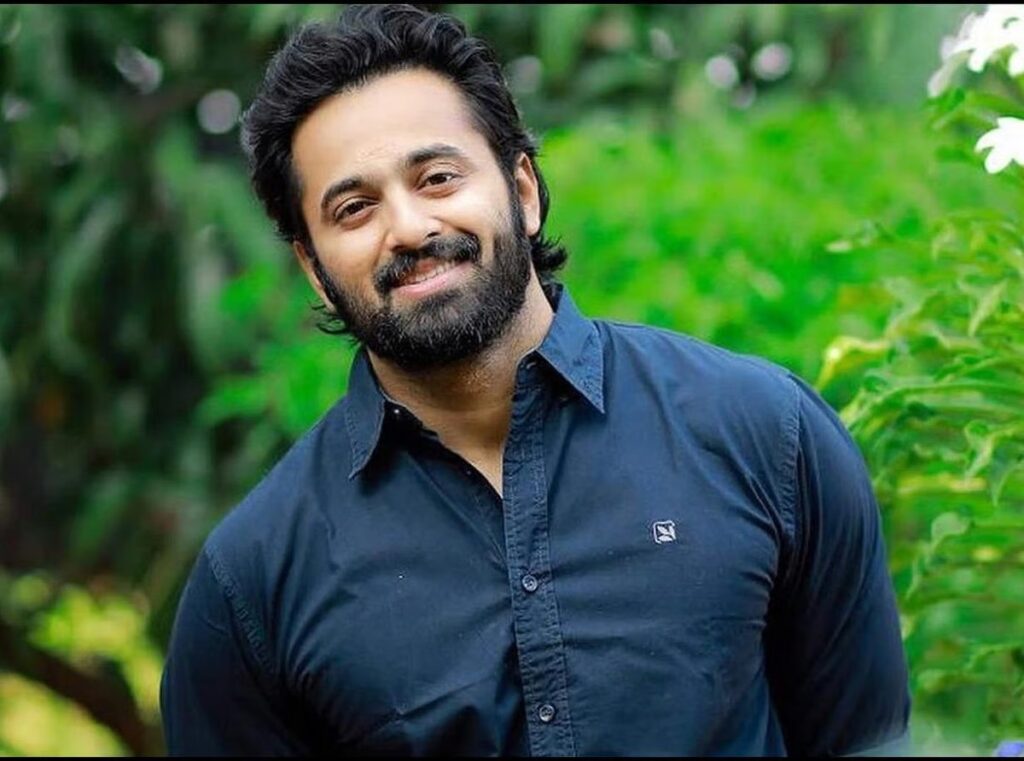 unni mukundan age