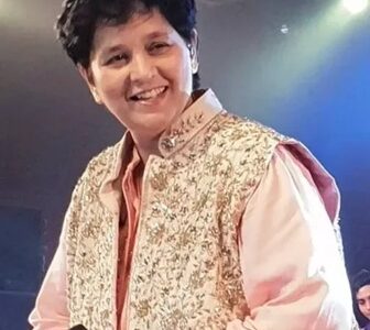 falguni pathak age