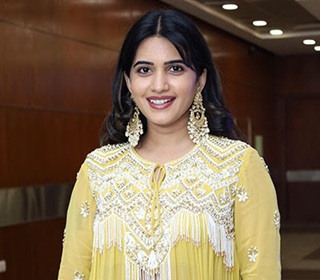 sravanthi chokkarapu age