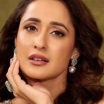 pragya jaiswal age