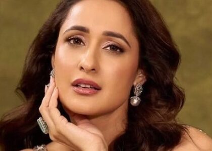 pragya jaiswal age