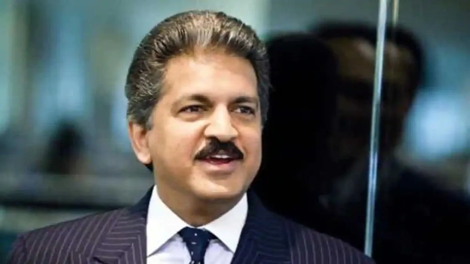 anand mahindra net worth