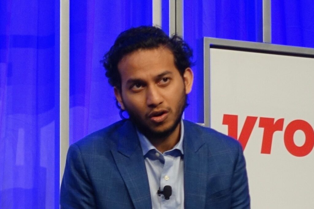 net worth of ritesh agarwal