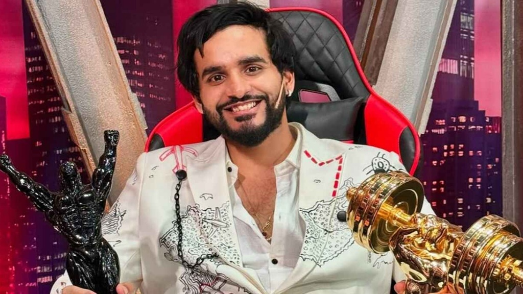 abhishek malhan net worth