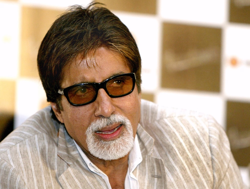 net worth of amitabh bachchan