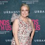 colleen hoover net worth