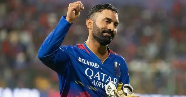 dinesh karthik net worth