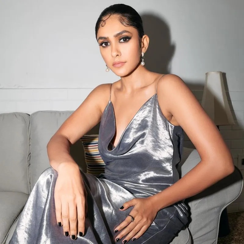 mrunal thakur net worth