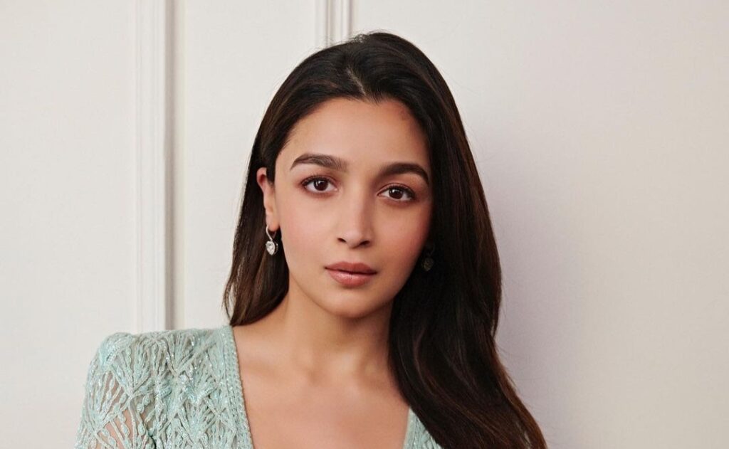 alia bhatt net worth in rupees