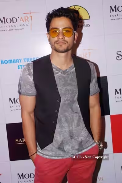 kunal khemu net worth