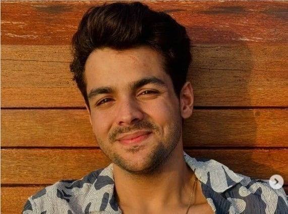 ashish chanchlani net worth in rupees